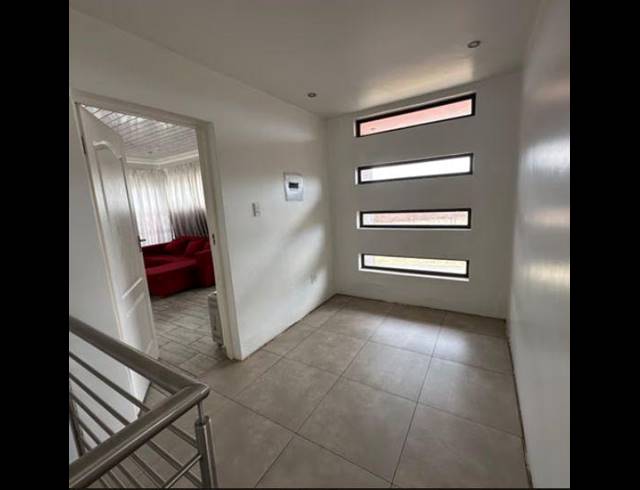 3 BEDROOM HOUSE FOR SALE IN CLAYVILLE